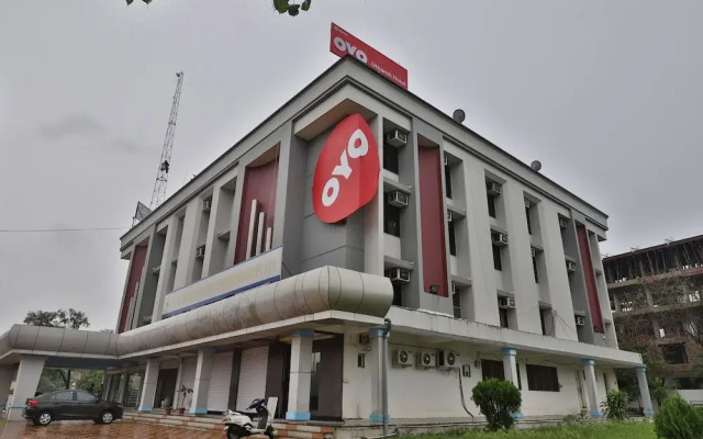 OYO 42415 Utkarsh Hotel