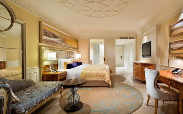 Crowne Plaza Resort Sanya Bay by IHG