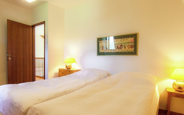 Exquisite Holiday Home in Issac With Swimming Pool