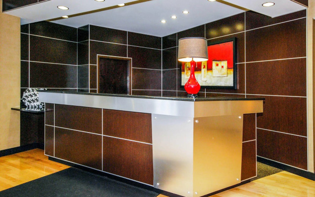 Cambria Hotel Akron - Canton Airport