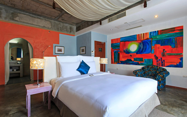 The Henry Hotel Cebu - Multi-use Hotel