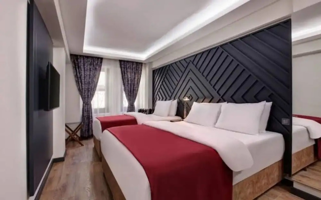 Room in Guest Room - Luxury Triple Room in Istanbul