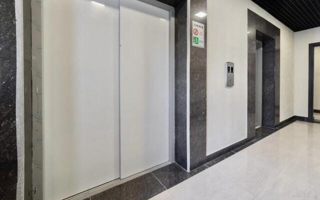 Orange Apart Alpine Quarter