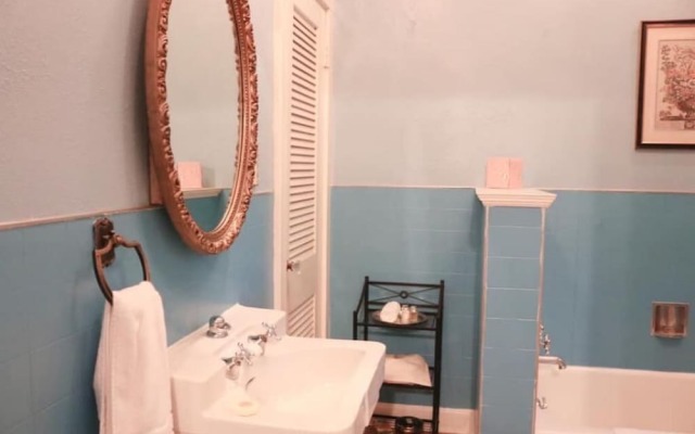 Opus House Bed and Breakfast