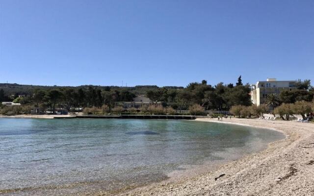Louis - 250m to the Beach - A1