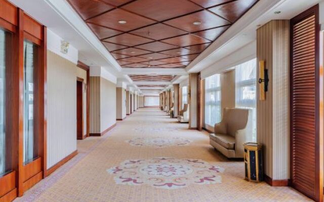 Lianhu Resort