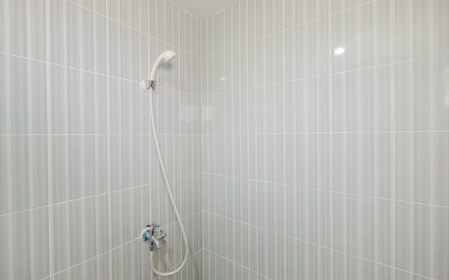 Homey and Comfy Studio Cinere Resort Apartment