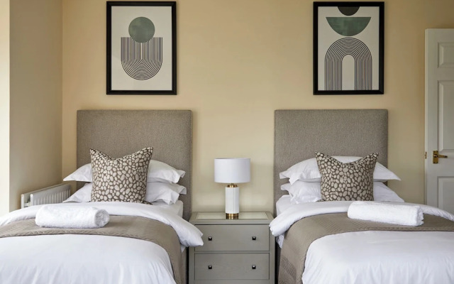 Apartment - Sleeps 6 - Riverside - City Centre