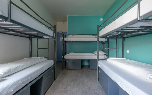 Hans Brinker Hostel