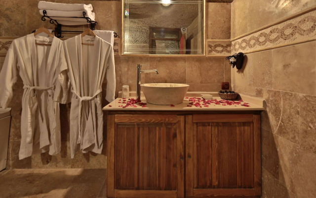 Chelebi Cave House