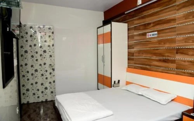 Gangeshwar Guest House