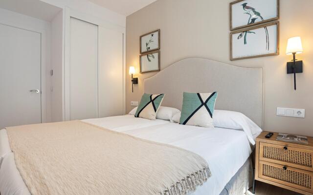 Spectacular 3BD apartment in Santa Cruz neighborhood. Aire I