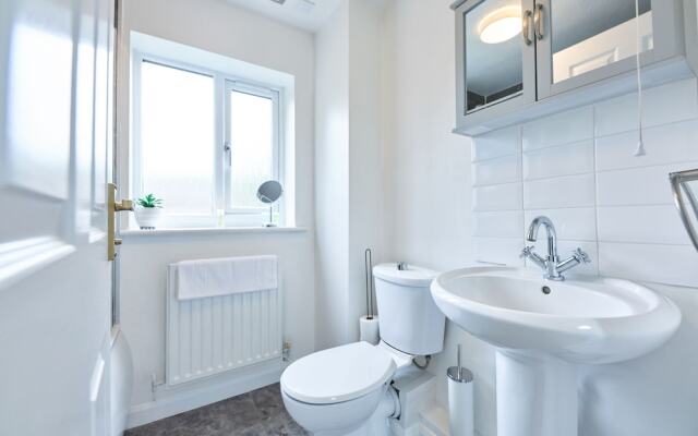 Stunning 3-bed House in Central Milton Keynes