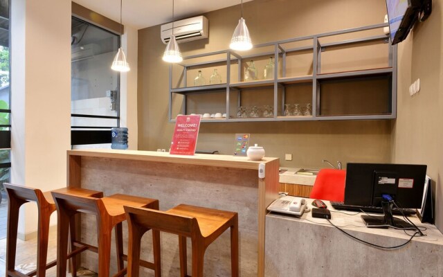 ZEN Rooms Near Mall Buaran