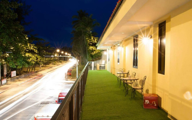 Doolay Beachfront Hostel