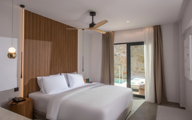 Noble Hotel Suites - Adults Only