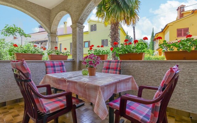 Amazing Apartment in Porec With Wifi and 2 Bedrooms - Apartment in Porec - Photo 4