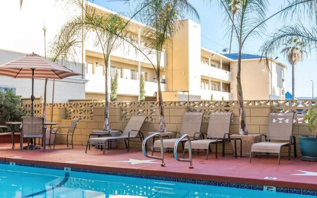 Hotel Hwood