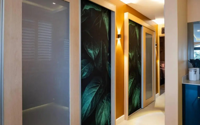 Beachfront Luxury - 2 Chaka's Place