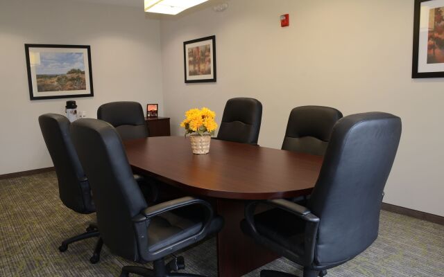 Holiday Inn Express Hotel & Suites Burlington by IHG