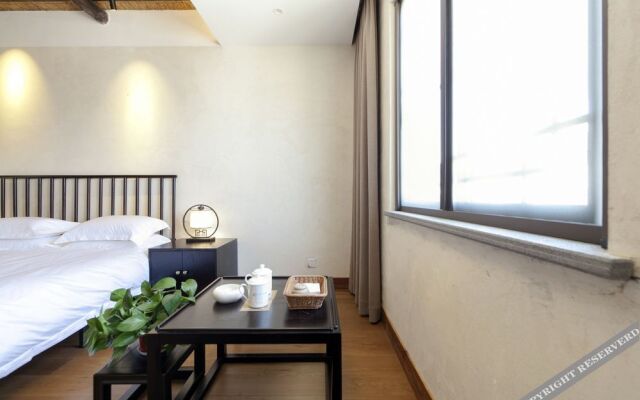 Wuzhen Ziye Musu Inn