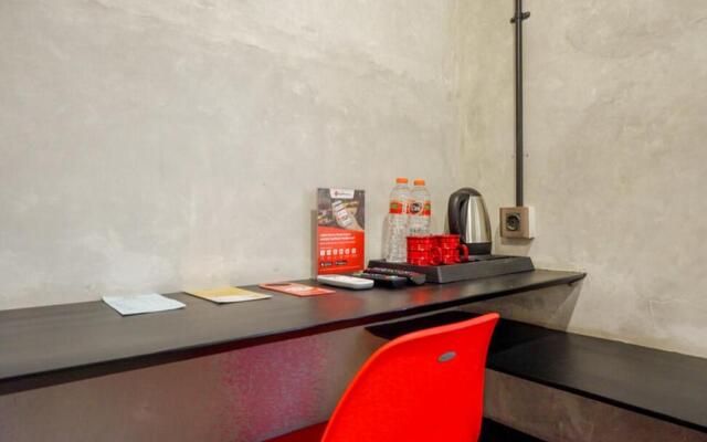 RedDoorz Plus near Kawasan Sam Poo Kong Semarang