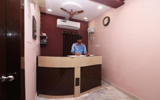 OYO 15722 Hotel Padmavati