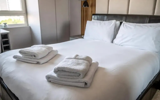 Canary Wharf Retreat With Free Secure Parking