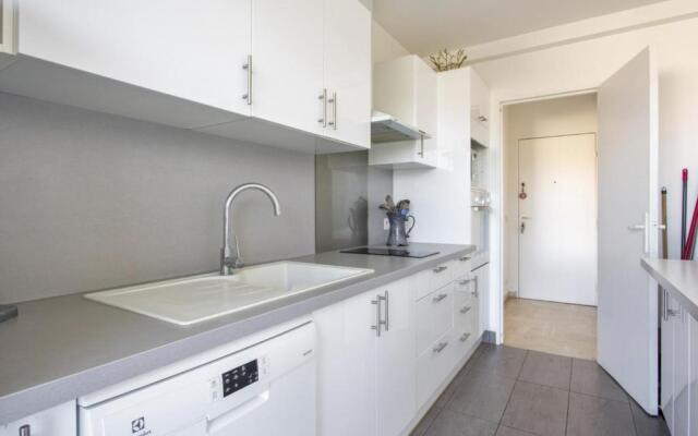 Flat w terrace parking and beautiful view in Villeneuve-Loubet - Welkeys