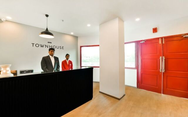 Oyo Townhouse 172 Hotel Broadway Uit Circle