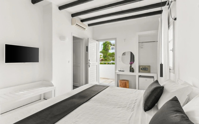 Mr & Mrs White Paros Suites & More