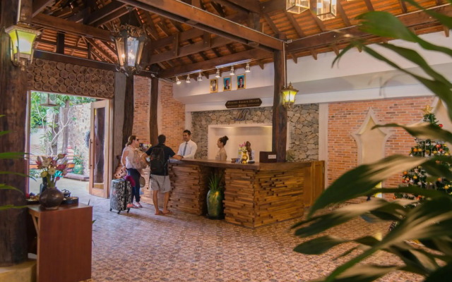 Mekong Angkor Palace Hotel
