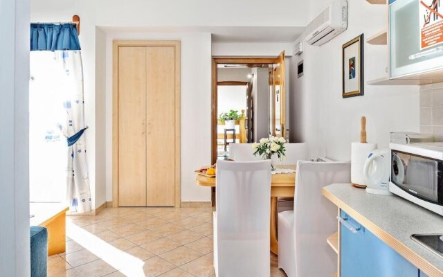 Barun Apartments - One Bedroom Apartment With Terrace and Sea View