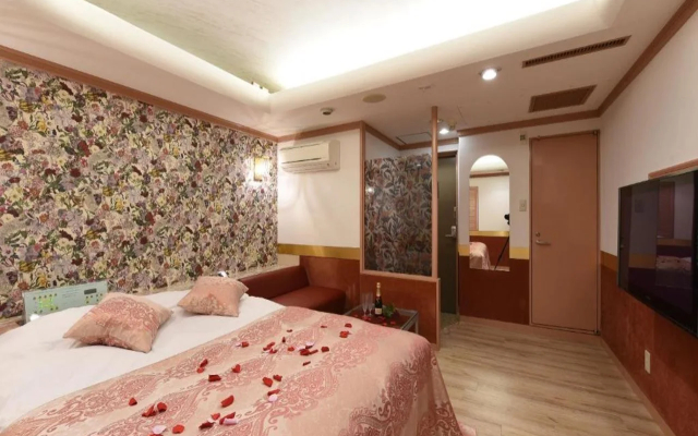 Hotel Frontier - Adults Only