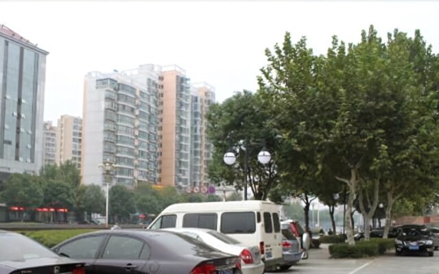 Jiujiang Bonnie Express Business Hotel