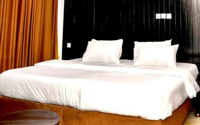 Royal Crest hotel and suite