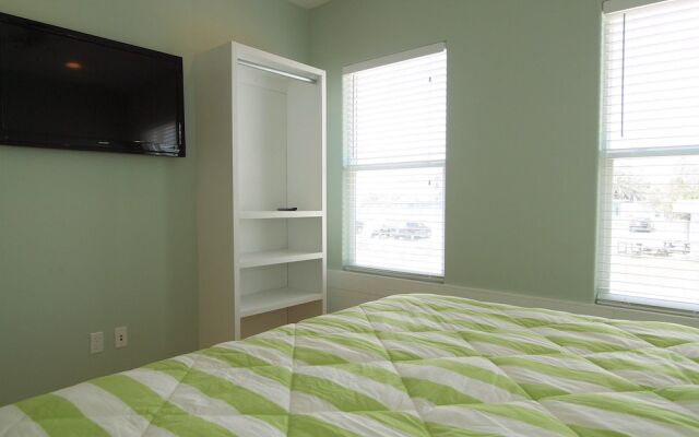 Beach Club Clubhouse 4