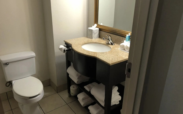 Country Inn & Suites by Radisson, Murrells Inlet, SC