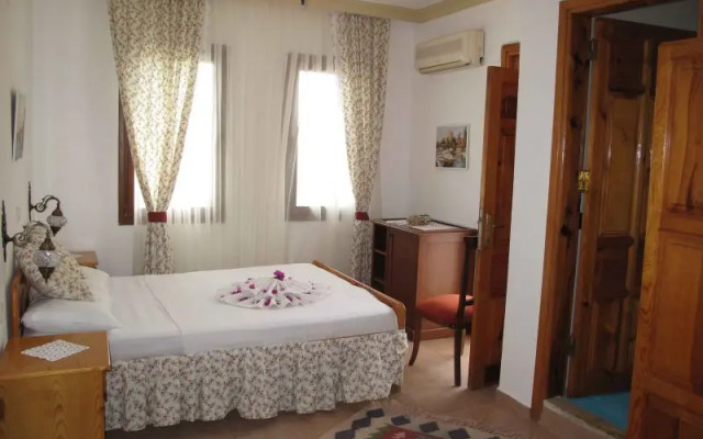 Dalyando Hotel