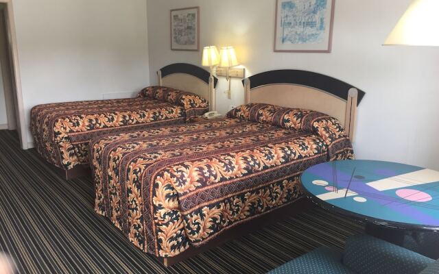 Scottish Inn & Suites