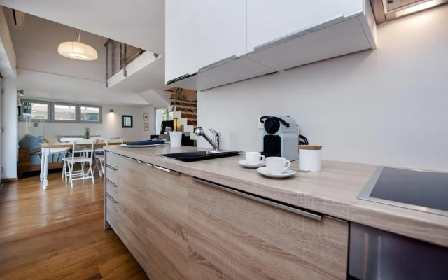 UPSTREET Adorable 2 Bedroom Apartment near Kallimarmaro Stadium