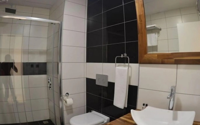 Sahin Hotel 2