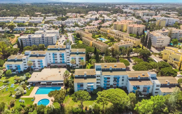 1BR Apartment with Pool at Lago Azul