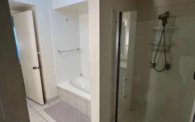 Casa De Emdeko Condo w/ Pool A/C & Ocean Views