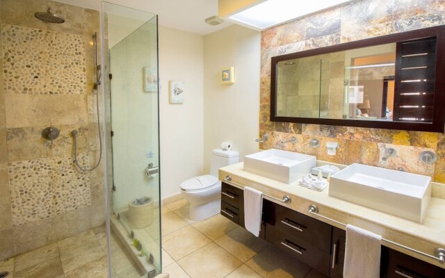 El Faro 305 Reef 2 Bedroom