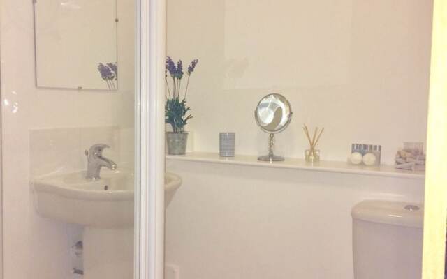 Riverside Gardens Apartment