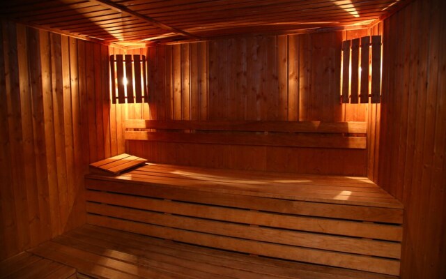 Multi Rest House