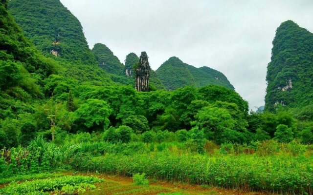 Yangshuo Peaceful Valley Retreat