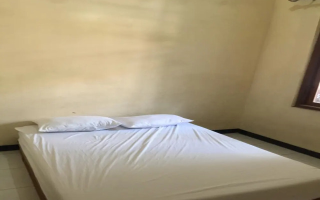 OYO Life 93525 Griya Wafira Trenggalek Syariah