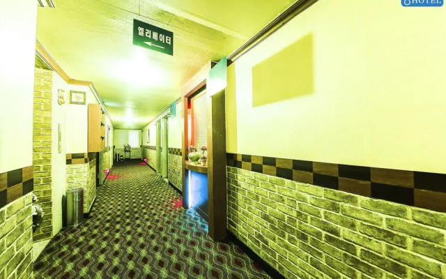 8Motel